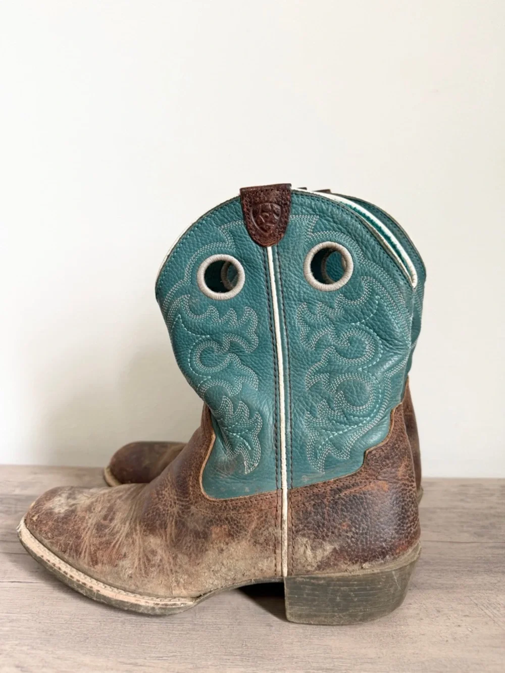 Ariat Youth Fatbaby Leather Boots, Distressed Brown Turquoise size 4